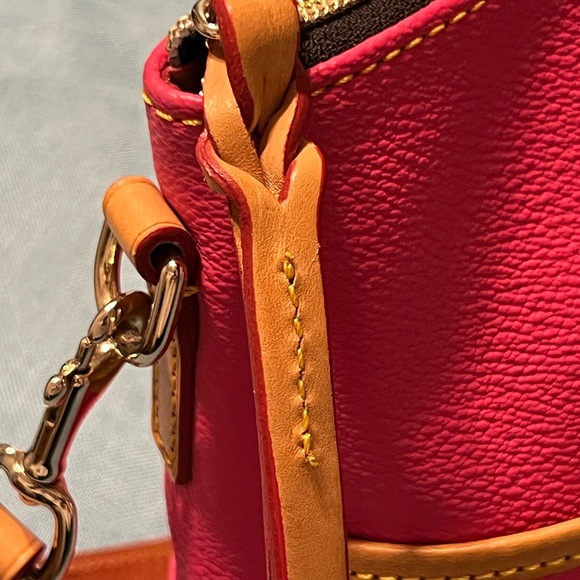 👜 Dooney & Bourke Small Daniela Satchel - Dark Pink- EUC- Crossbody - Picture 8 of 11